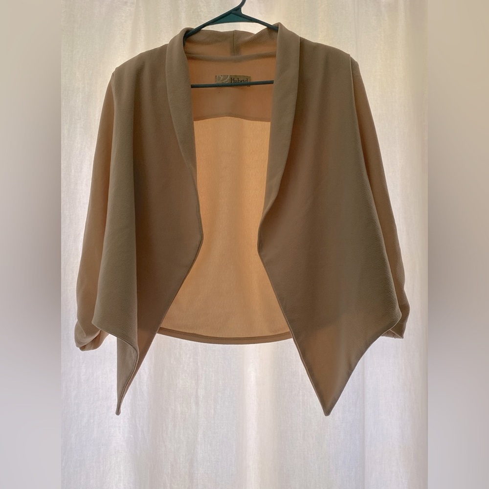 Beige lightweight short casual blazer